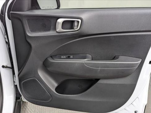 Used 2024 Hyundai Venue SEL image 22