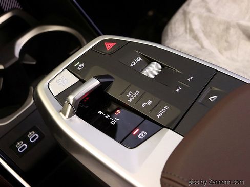 Used 2025 BMW X1 xDrive28i w/ Convenience Package image 21