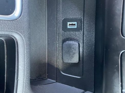 Used 2019 Ford Escape SEL image 19