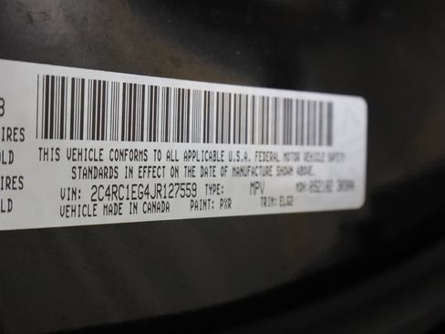 Used 2018 Chrysler Pacifica Touring-L Plus w/ Tire & Wheel Group FWD image 40