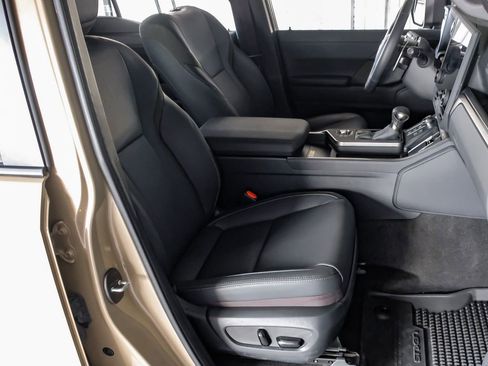 Used 2025 Lexus GX 550 image 31