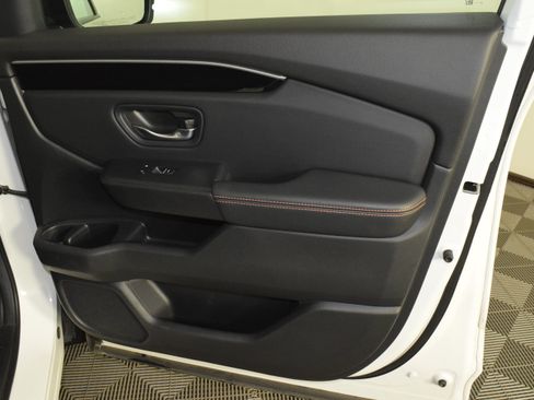 Used 2024 Honda Pilot TrailSport image 26