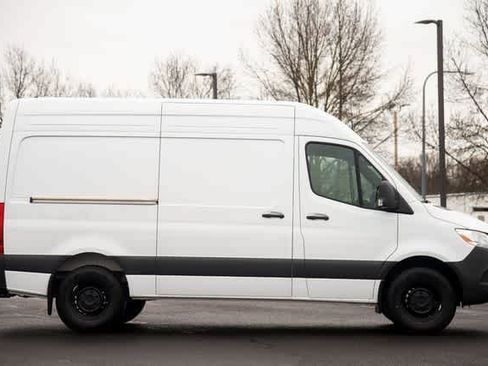 Used 2025 Mercedes-Benz Sprinter 2500 image 6