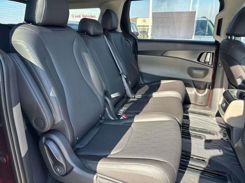 New 2026 Kia Carnival FWD image 14