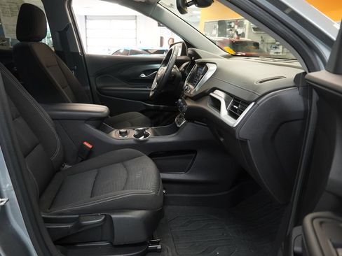 Used 2024 GMC Terrain SLE w/ Driver Convenience Package FWD image 36