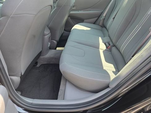 Used 2024 Hyundai Elantra SEL FWD image 27