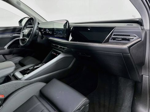 Used 2025 Audi Q5 Premium Plus w/ Premium Plus AWD/4WD image 27