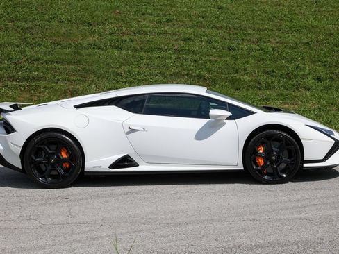 Used 2024 Lamborghini Huracan Tecnica RWD image 36