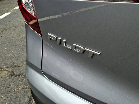 Certified 2022 Honda Pilot Sport image 31