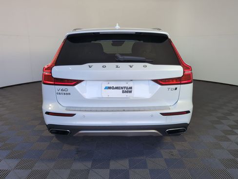 Used 2022 Volvo V60 T5 Cross Country w/ Advanced Package image 8