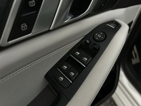 Used 2023 BMW X5 xDrive40i w/ Executive Package image 17