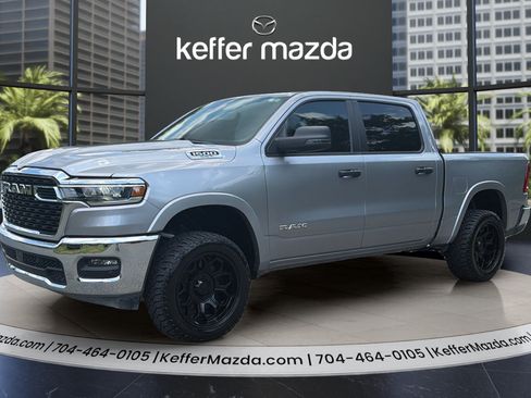 Used 2025 RAM 1500 Big Horn AWD/4WD image 3