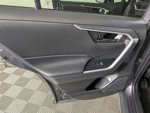Used 2022 Toyota RAV4 LE AWD/4WD image 29