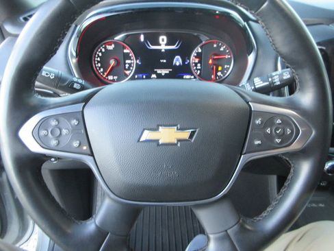 Used 2023 Chevrolet Traverse Premier image 27