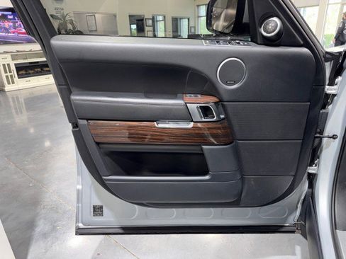 Used 2016 Land Rover Range Rover HSE image 39
