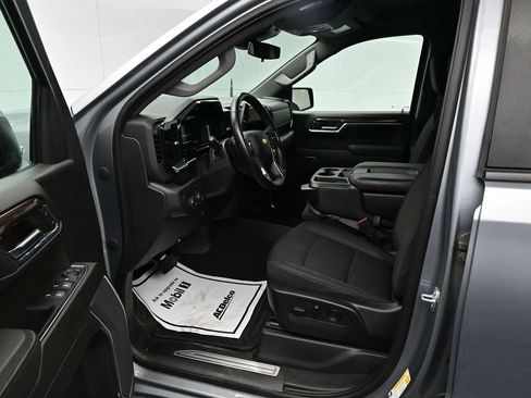 Used 2023 Chevrolet Silverado 1500 LT AWD/4WD image 8