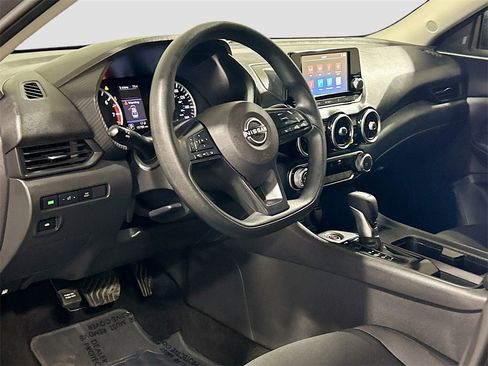 Used 2024 Nissan Sentra S image 7