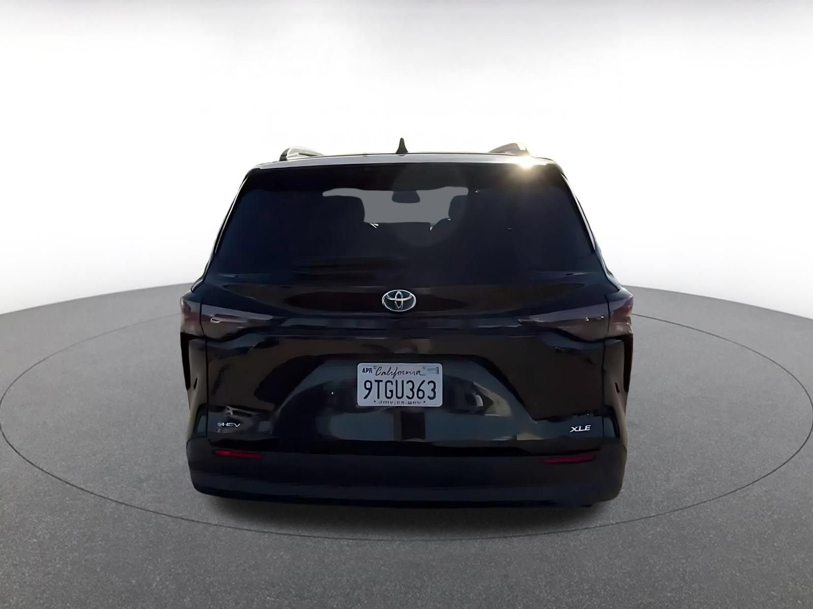 Used 2025 Toyota Sienna XLE FWD image 12
