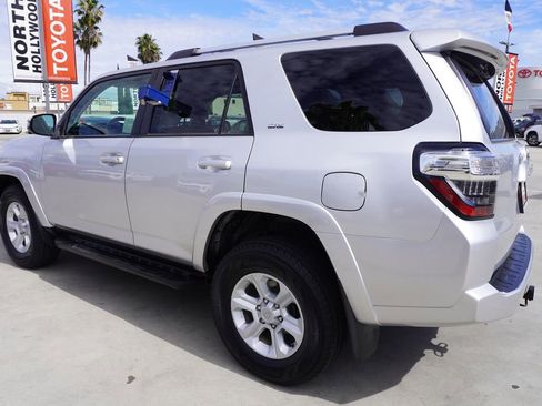 Certified 2022 Toyota 4Runner SR5 Premium w/ Moonroof Package AWD/4WD image 4