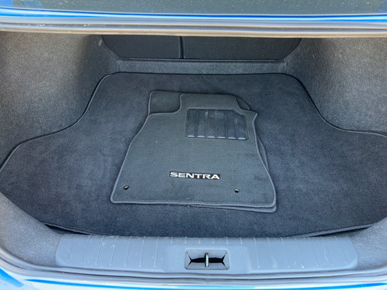 Used 2025 Nissan Sentra SV FWD image 28