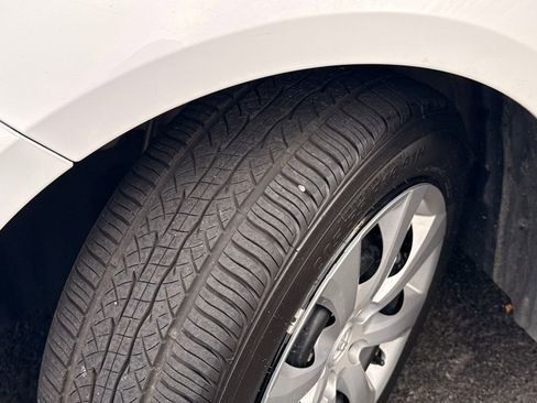 Used 2022 Toyota Corolla LE image 11