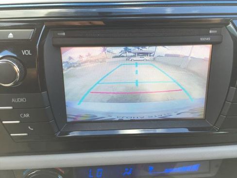 Used 2015 Toyota Corolla LE image 19