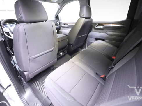 New 2026 GMC Sierra 1500 SLE image 9