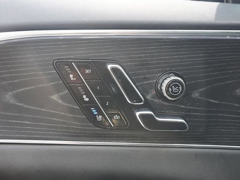 Used 2024 Cadillac Lyriq Luxury RWD image 44