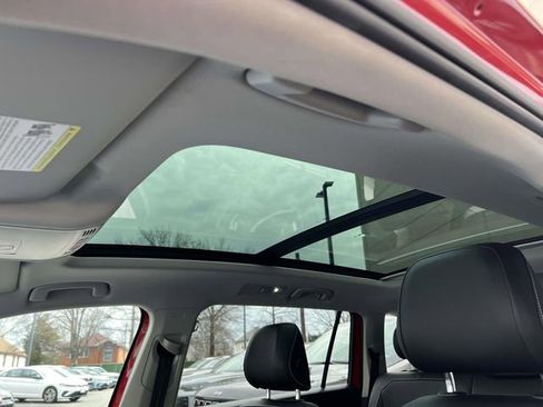 Used 2023 Volkswagen Tiguan SE image 22