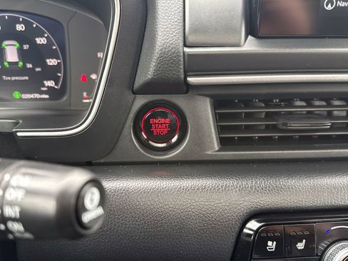 Used 2025 Honda Pilot Black Edition image 13