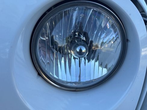 Used 2015 Jeep Wrangler Unlimited Sahara w/ Connectivity Group AWD/4WD image 22