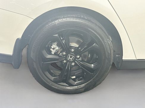 Used 2025 Honda Accord SE image 11
