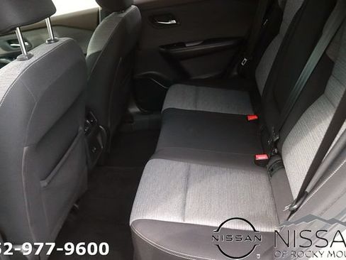 Used 2021 Nissan Rogue SV FWD image 14