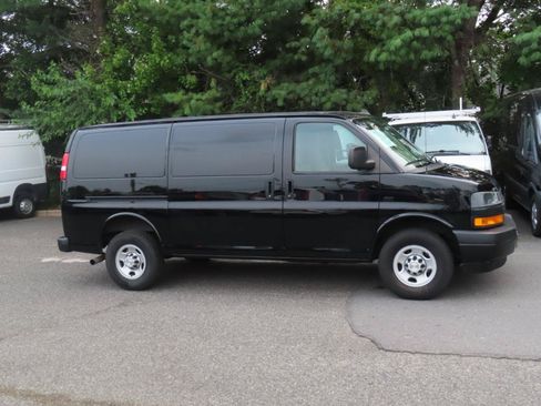Used 2020 Chevrolet Express 3500 RWD image 7