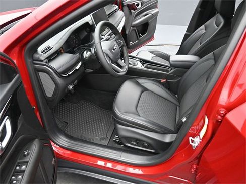 New 2026 Jeep Compass Latitude image 9