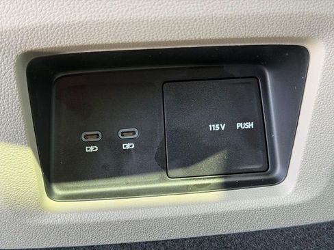 New 2026 Volkswagen Atlas SE FWD image 21