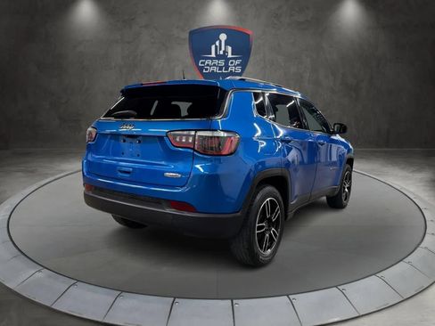 Used 2019 Jeep Compass Latitude w/ Cold Weather Group FWD image 5