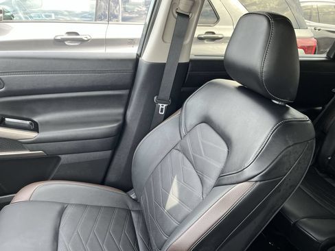 Used 2025 Nissan Pathfinder Platinum w/ Cargo Package FWD image 25