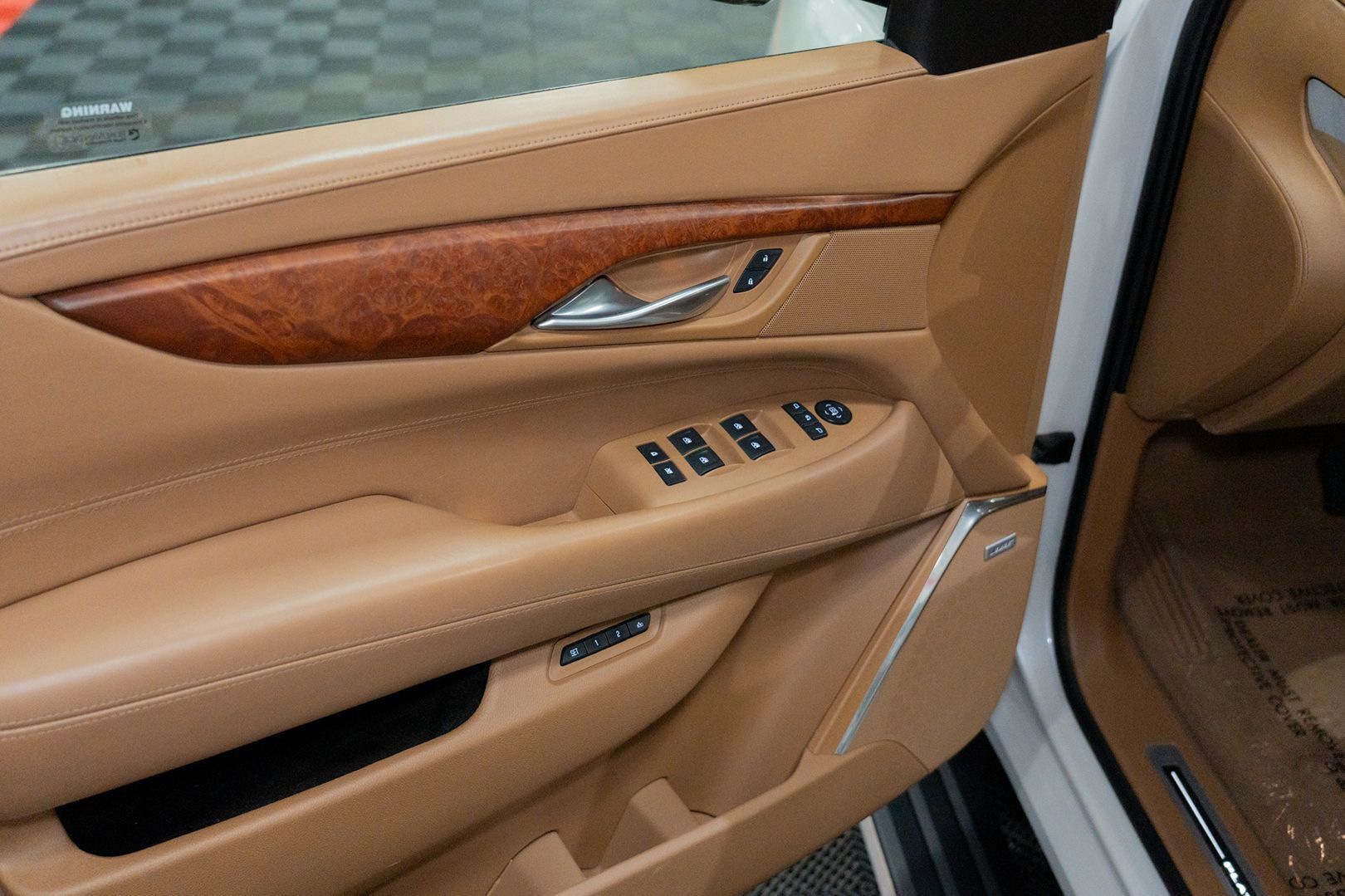 Used 2016 Cadillac Escalade Platinum AWD/4WD image 14