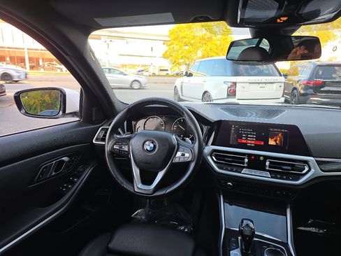 Used 2019 BMW 330i xDrive Sedan w/ Driving Assistance Package image 37