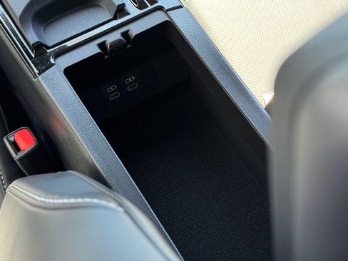 Certified 2025 Toyota Prius XLE AWD/4WD image 22