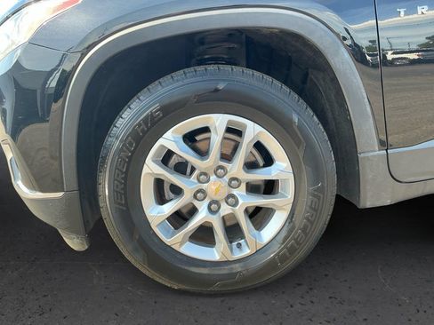 Used 2019 Chevrolet Traverse LT FWD image 13