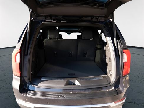 New 2026 GMC Yukon XL Denali w/ Denali Reserve Package image 28