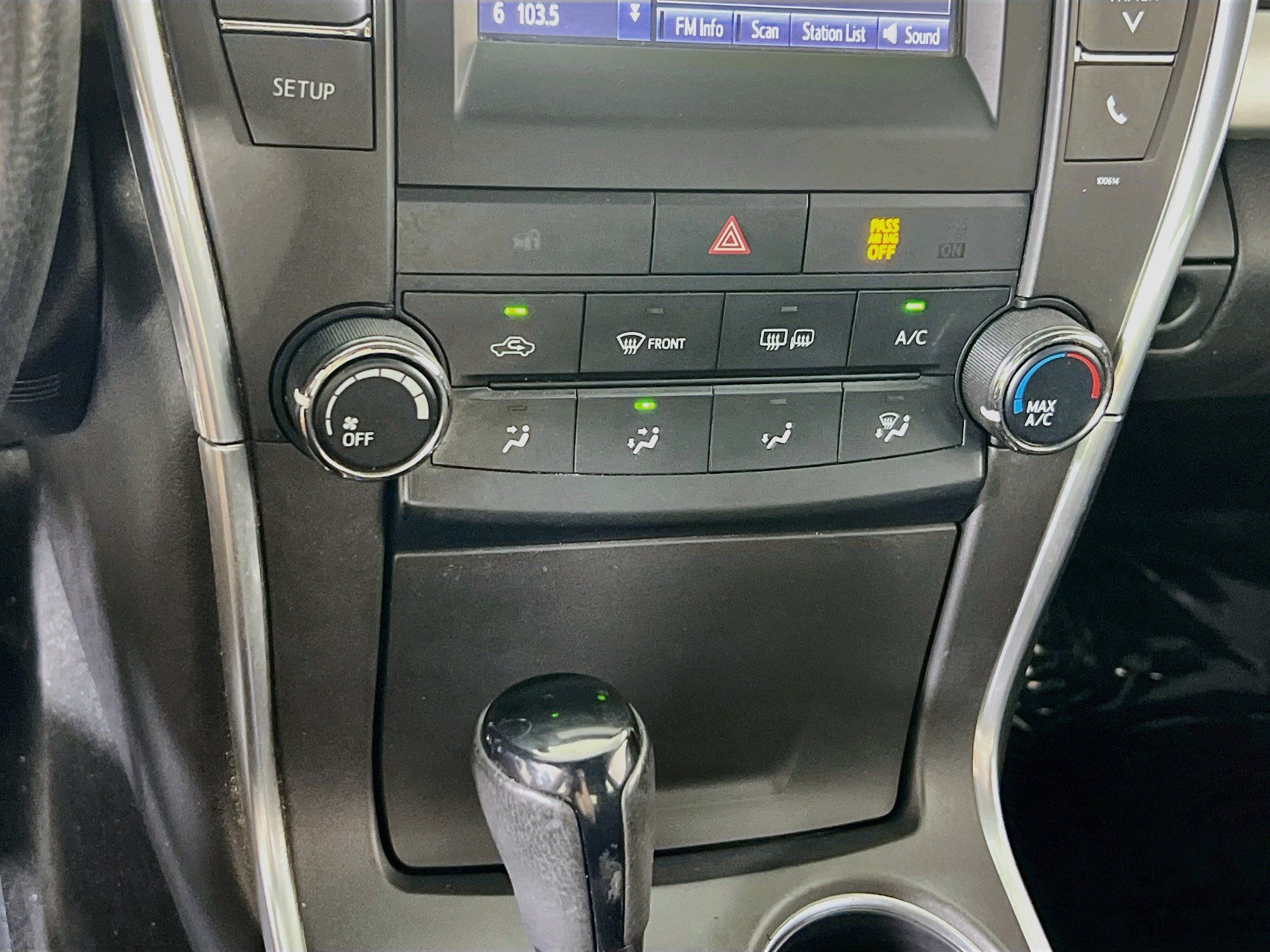 Used 2016 Toyota Camry SE w/ Protection Package (Q2) FWD image 15