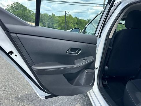 Used 2025 Nissan Sentra SV FWD image 19