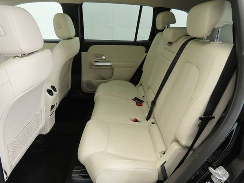 Certified 2023 Mercedes-Benz GLB 250 image 21