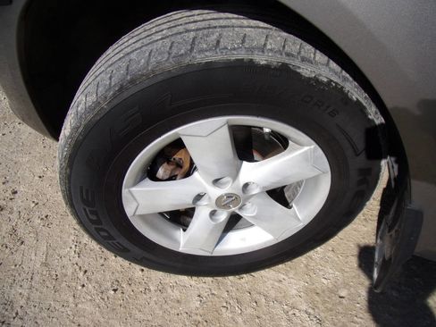 Used 2013 Nissan Rogue S w/ Special Edition Pkg image 4