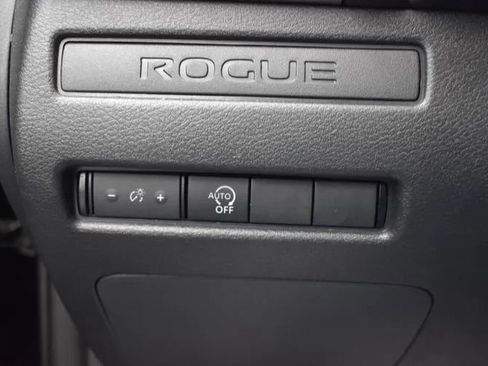 Used 2024 Nissan Rogue S FWD image 22