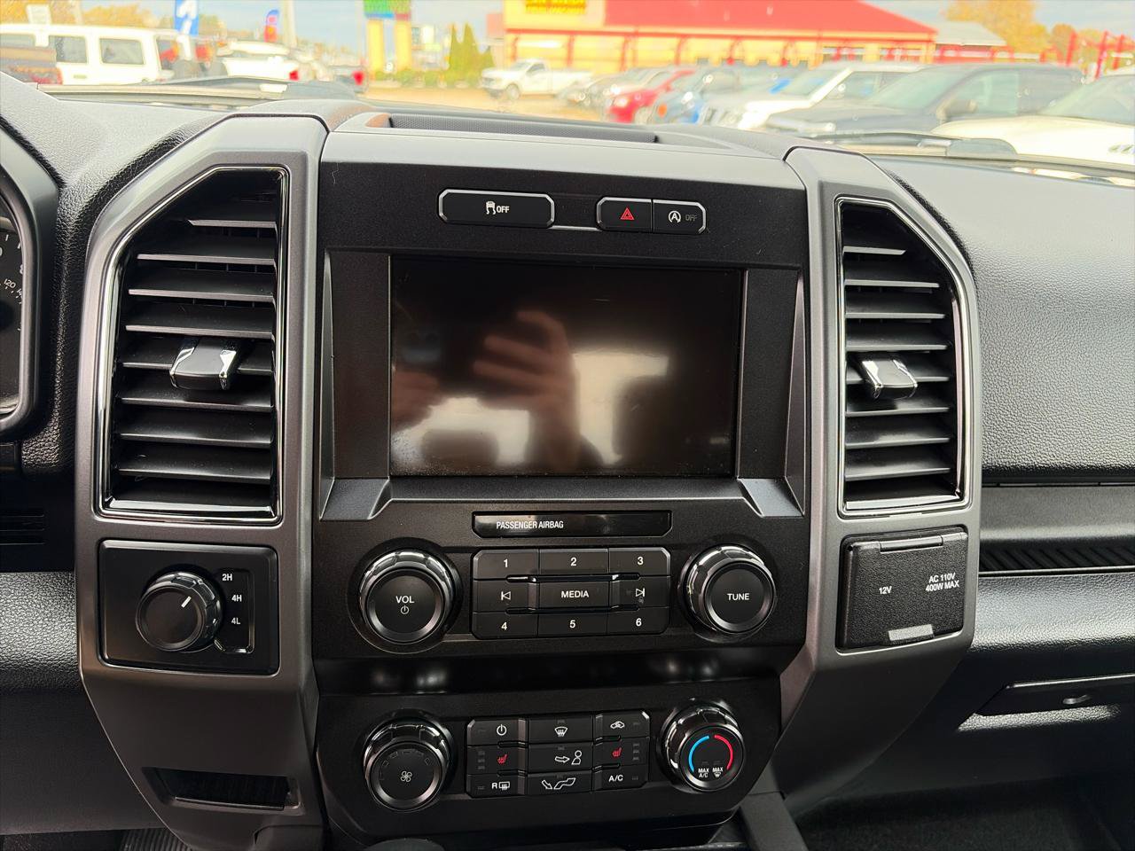 Used 2020 Ford F150 XLT w/ Equipment Group 302A Luxury AWD/4WD image 11