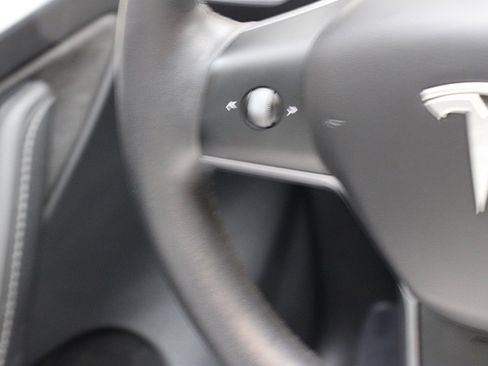 Used 2022 Tesla Model Y Performance image 47